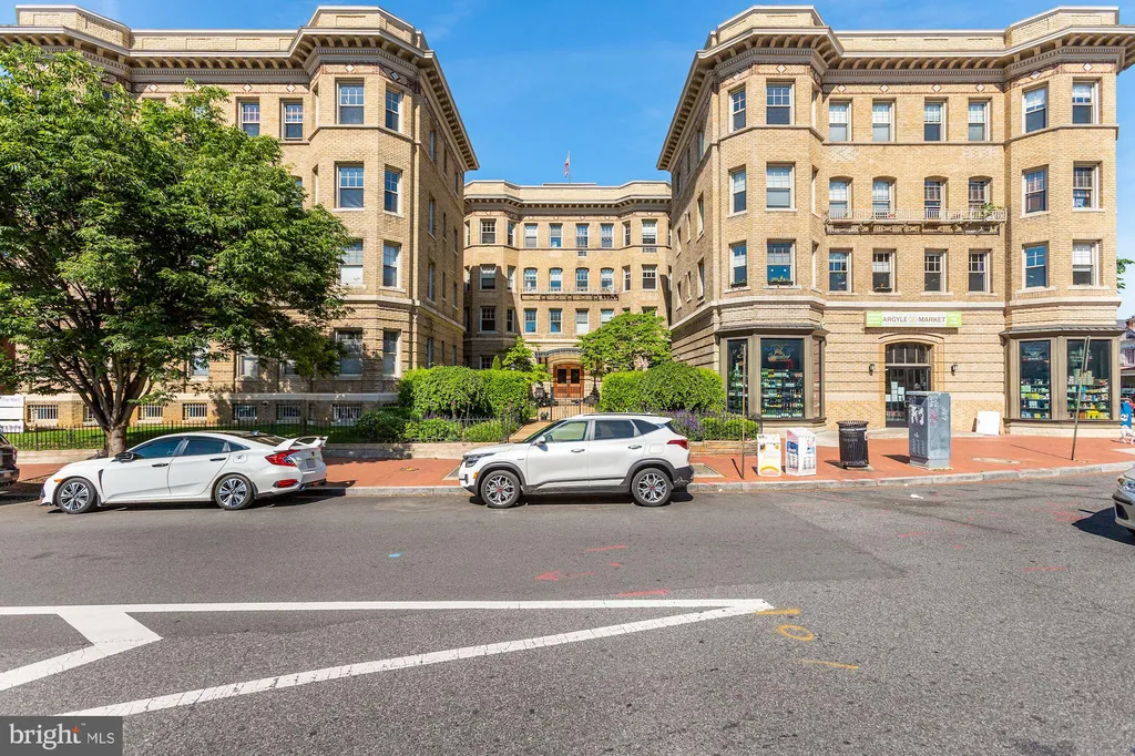 3220 17th Street NW Unit 205, Washington, DC 20010