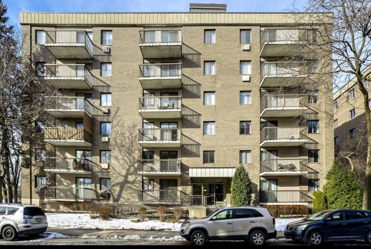 1605 Rue Louis-Carrier