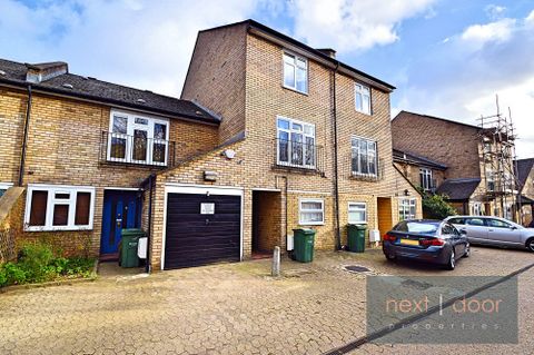 Melbourne Mews, Oval SW9