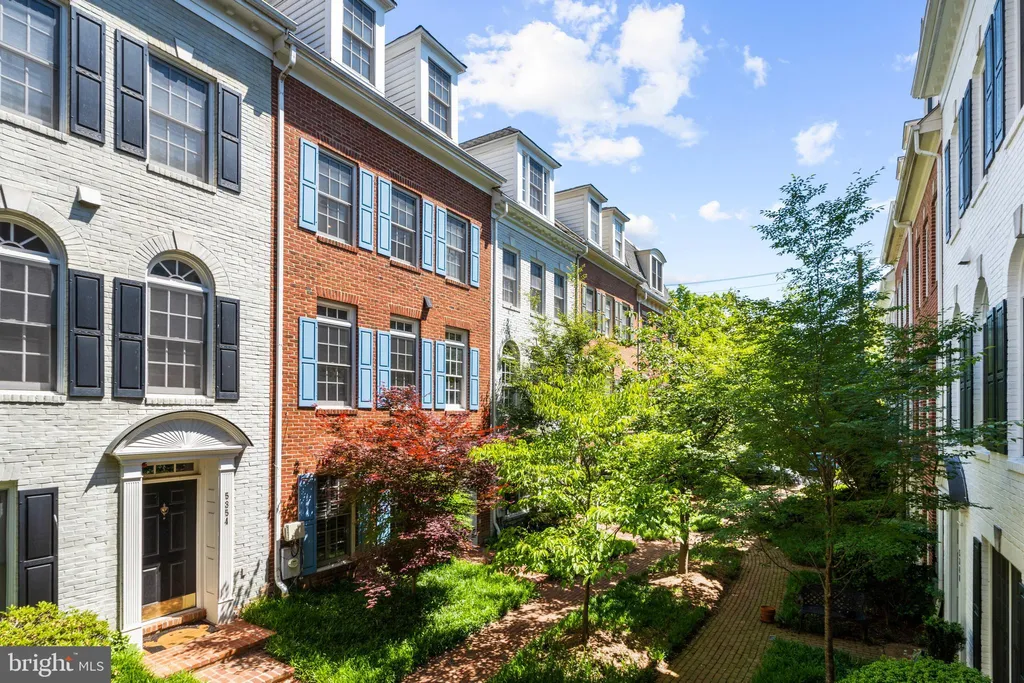 5352 43rd Street NW, Washington, DC 20015