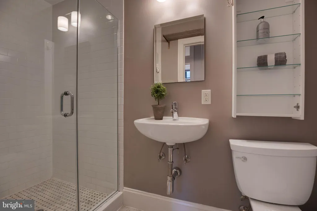 Additional image 28 of 2106 10th Street NW Unit 1, Washington, DC 20001