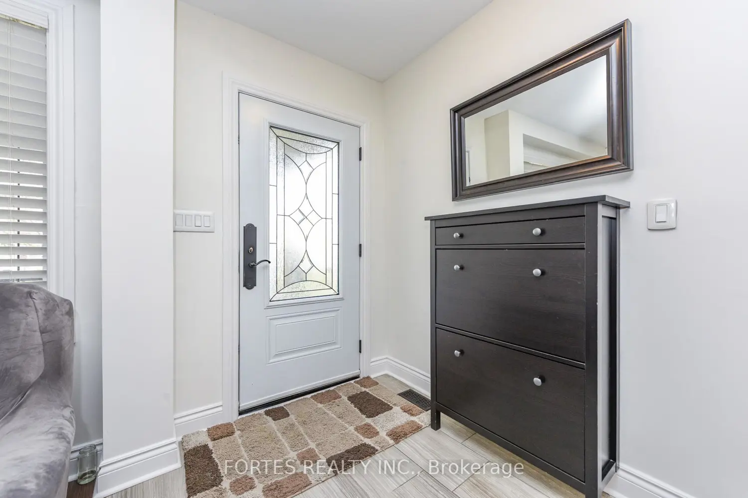 285 Gilbert Avenue photo 2