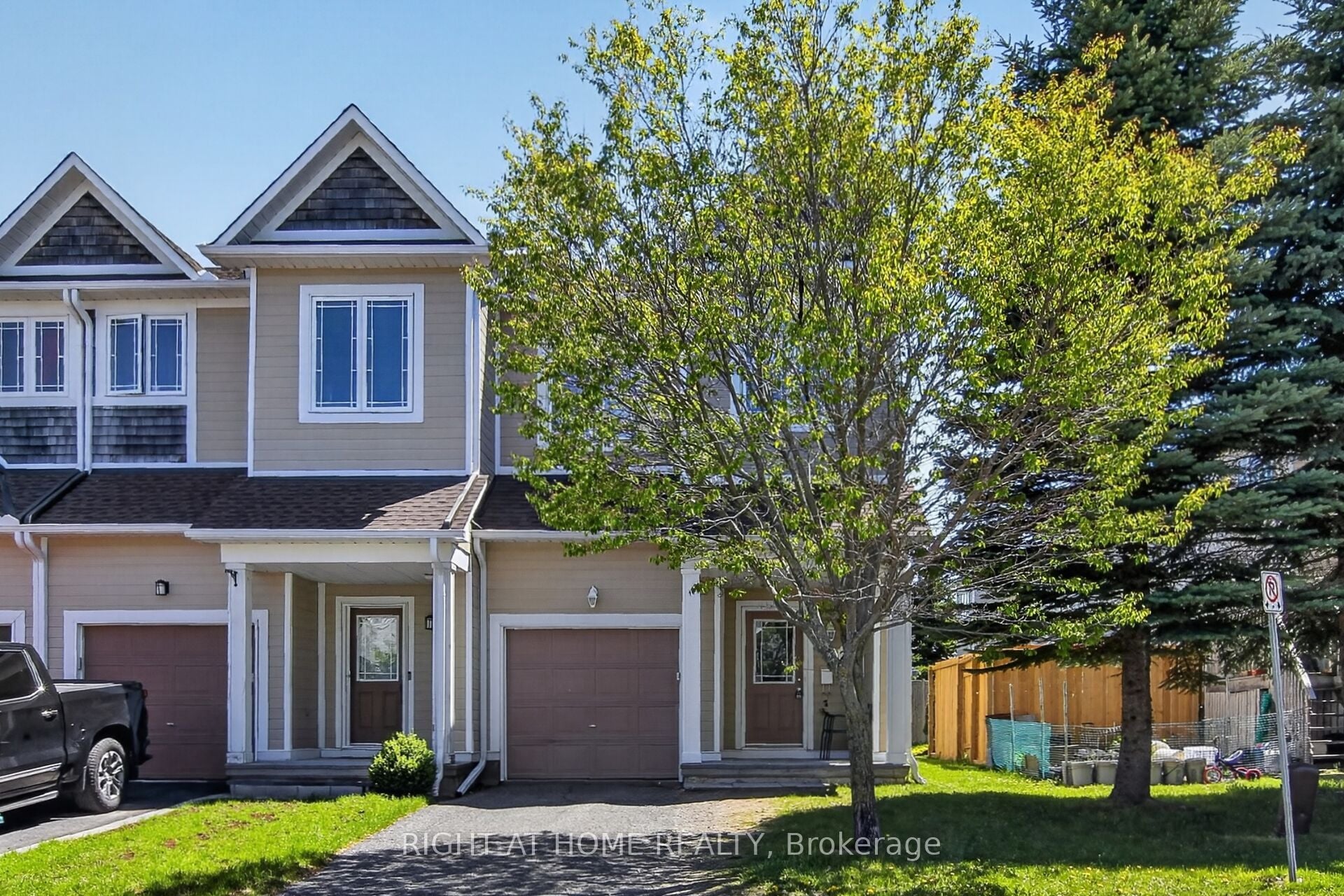 207 Catamount Court, Ottawa, ON, K2M 0A8