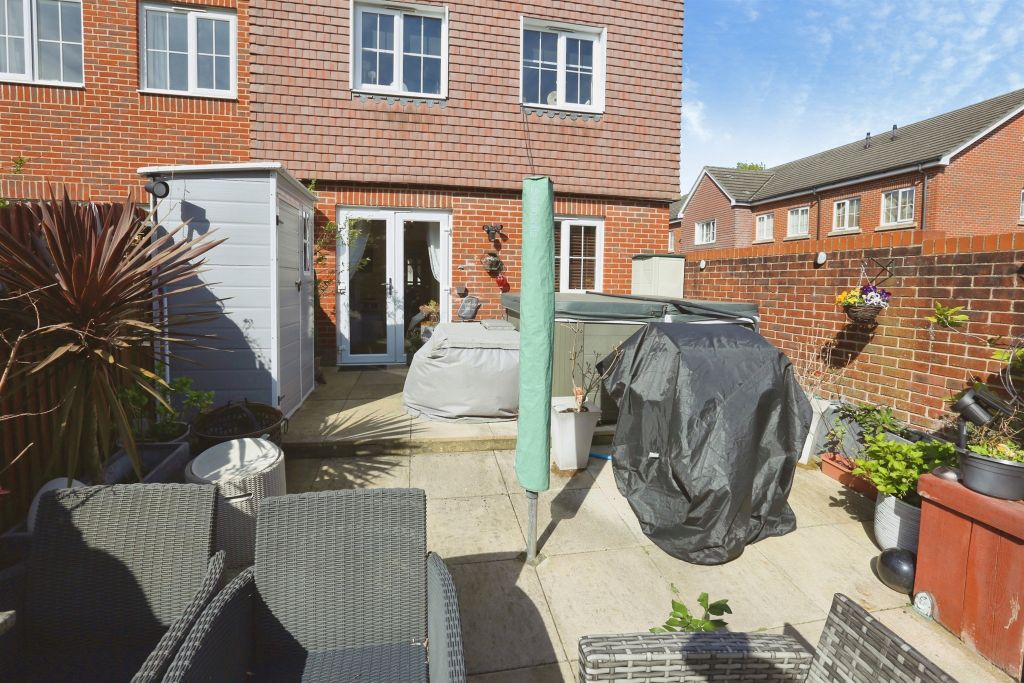Additional image 23 of 5 bed semi-detached house for saleWatson Court, Hedge End, Southampton SO30