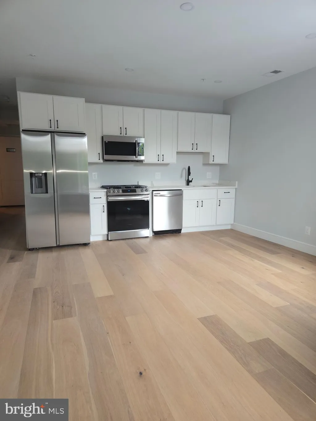 Additional image 2 of 3215 Mount Pleasant Street NW Unit 302, Washington, DC 20010