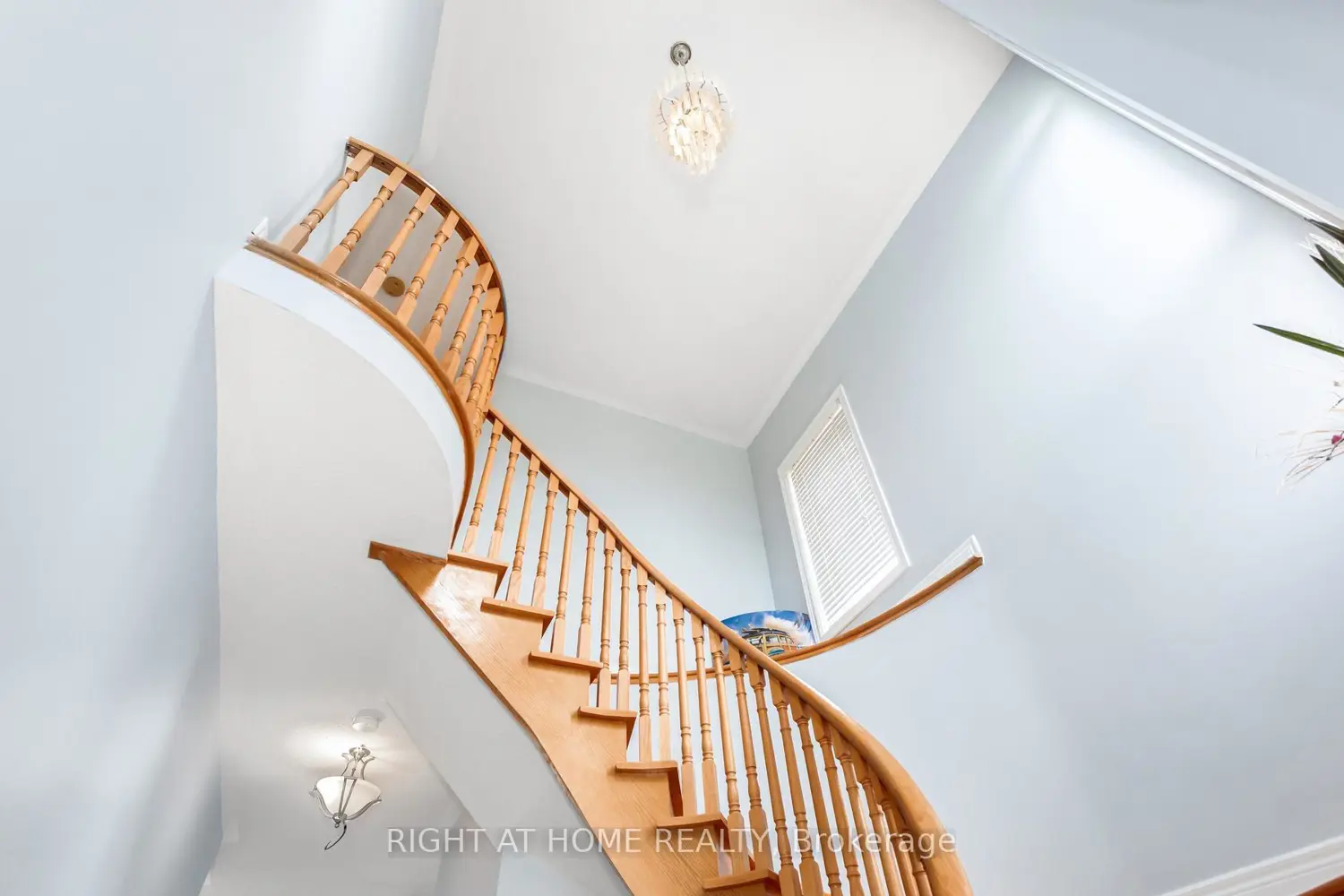 Additional image 10 of 3852 Bloomington Crescent