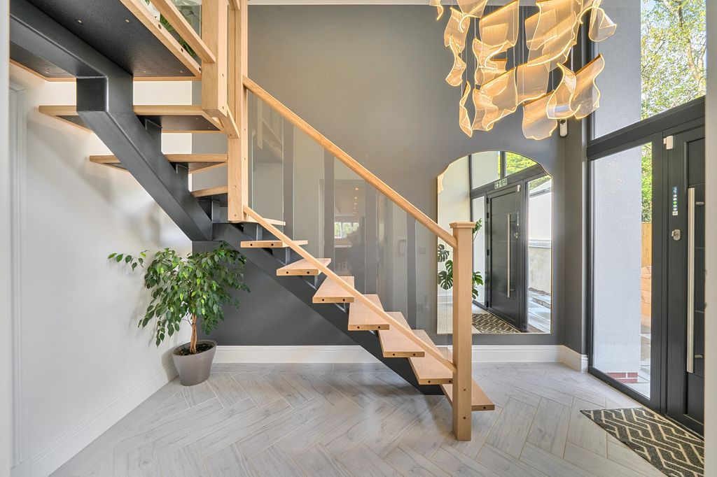Additional image 7 of 4 bed detached house for saleFox Close, Oxford OX44