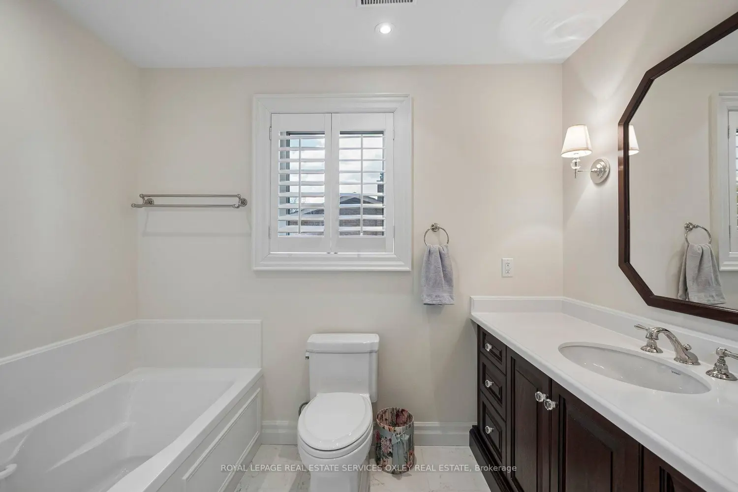 18 Swansdown Drive photo 5