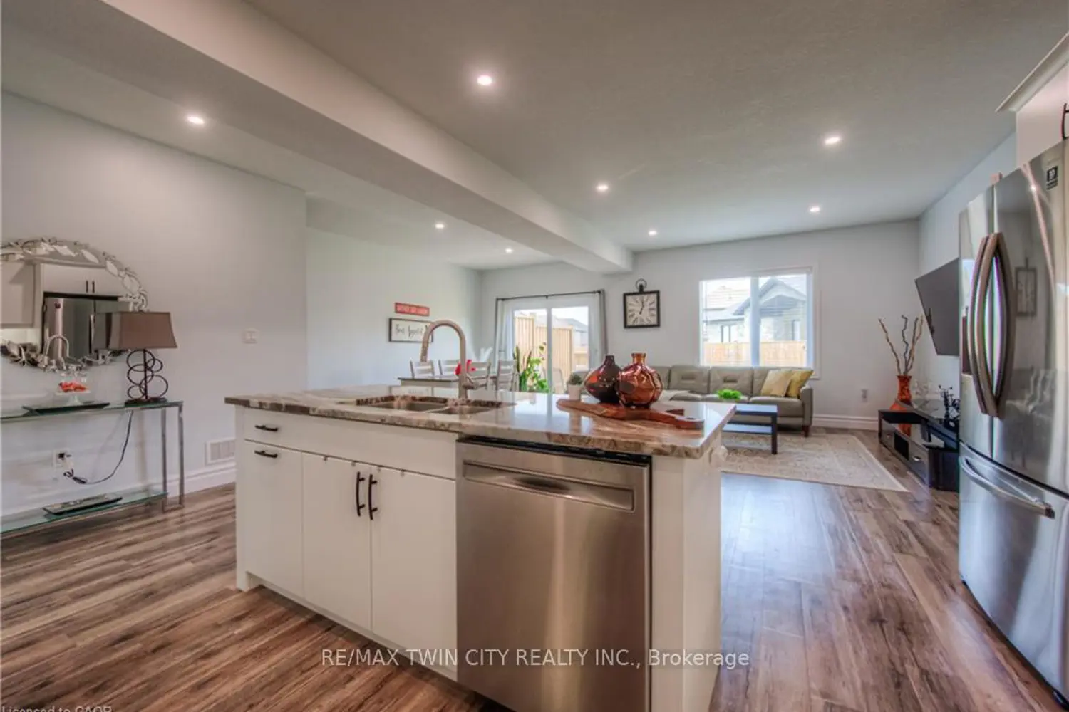 Additional image 3 of 741 Hollinger Avenue