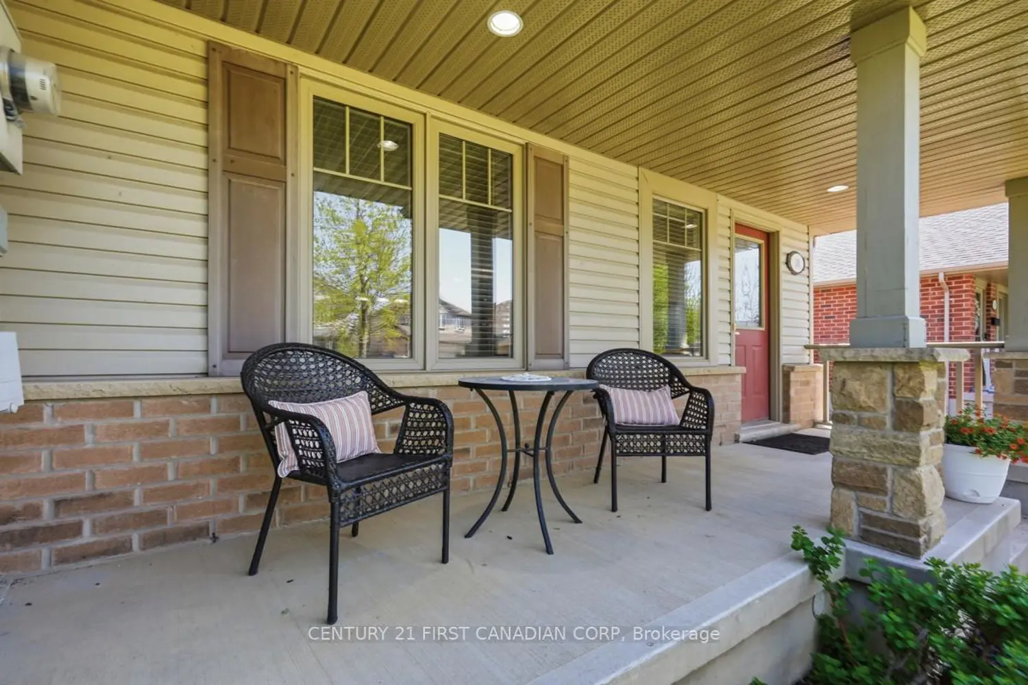 30 Pear Tree Avenue photo 3