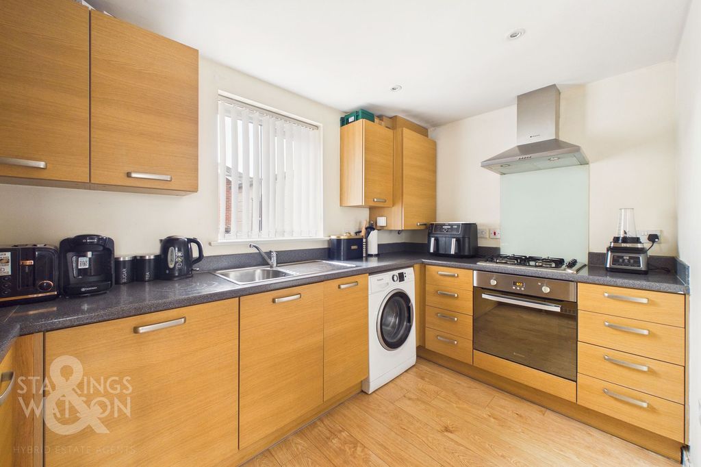 Additional image 3 of 2 bed flat for saleFairway, Queens Hills, Norwich NR8