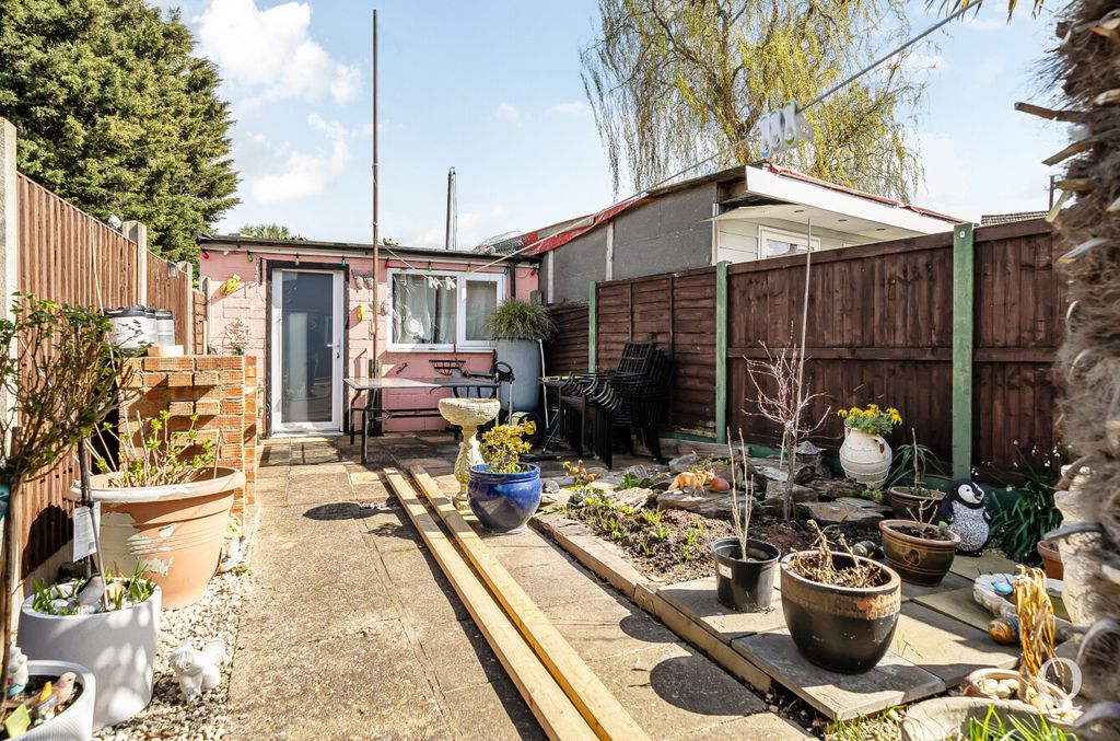 Additional image 18 of 3 bed semi-detached house for saleRegis Crescent, Sittingbourne, Kent ME10