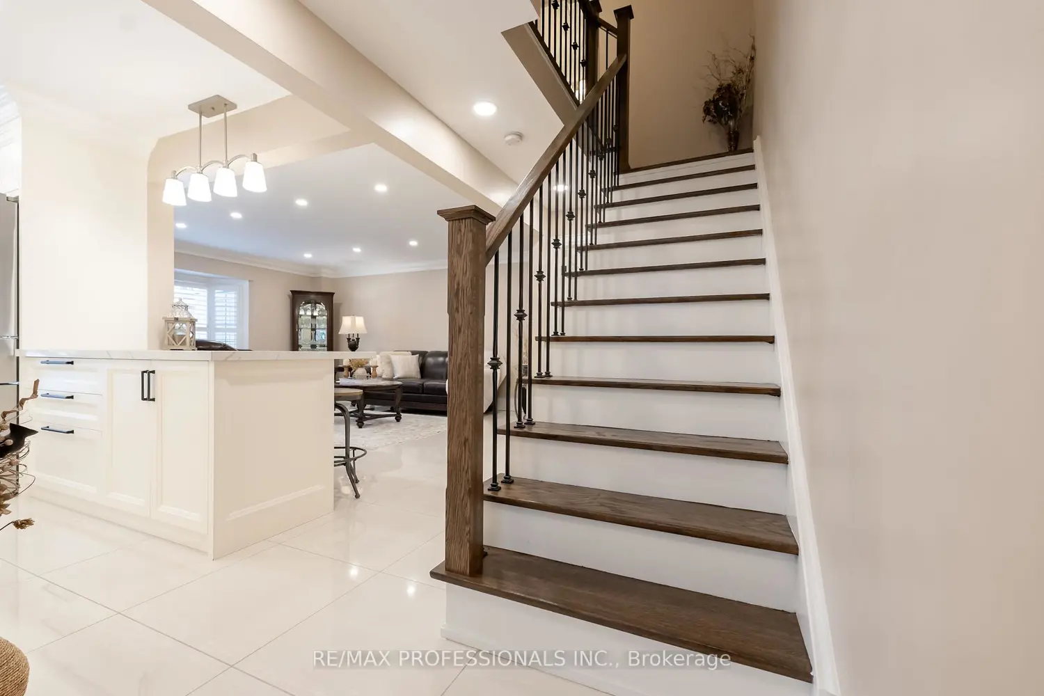 Additional image 3 of 99 Desert Sand Drive