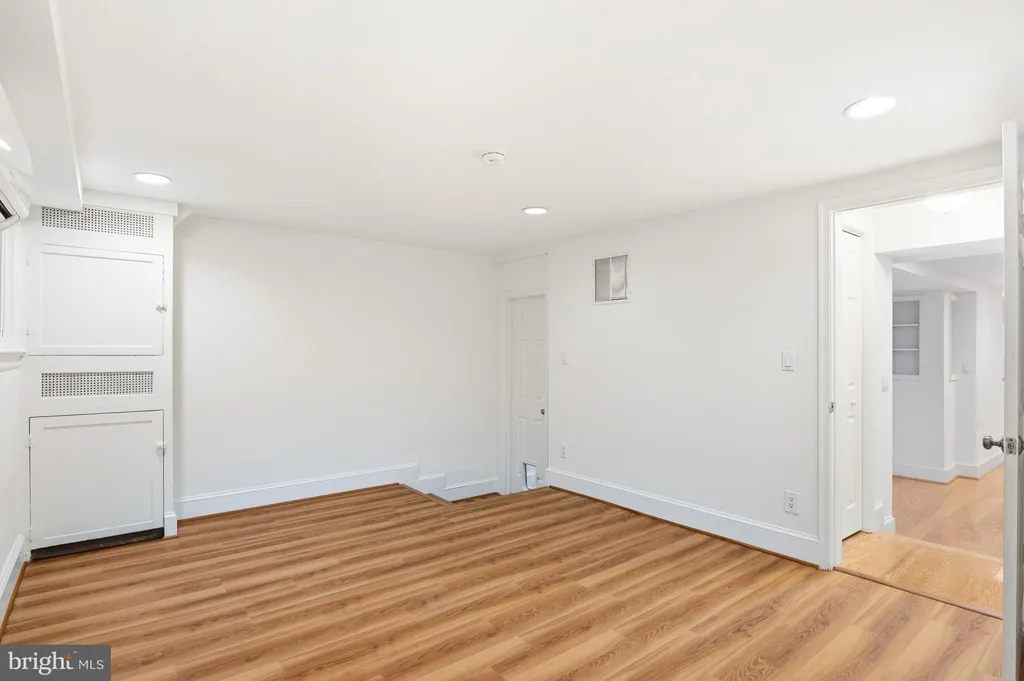 Additional image 22 of 2442 39th Street NW, Washington, DC 20007