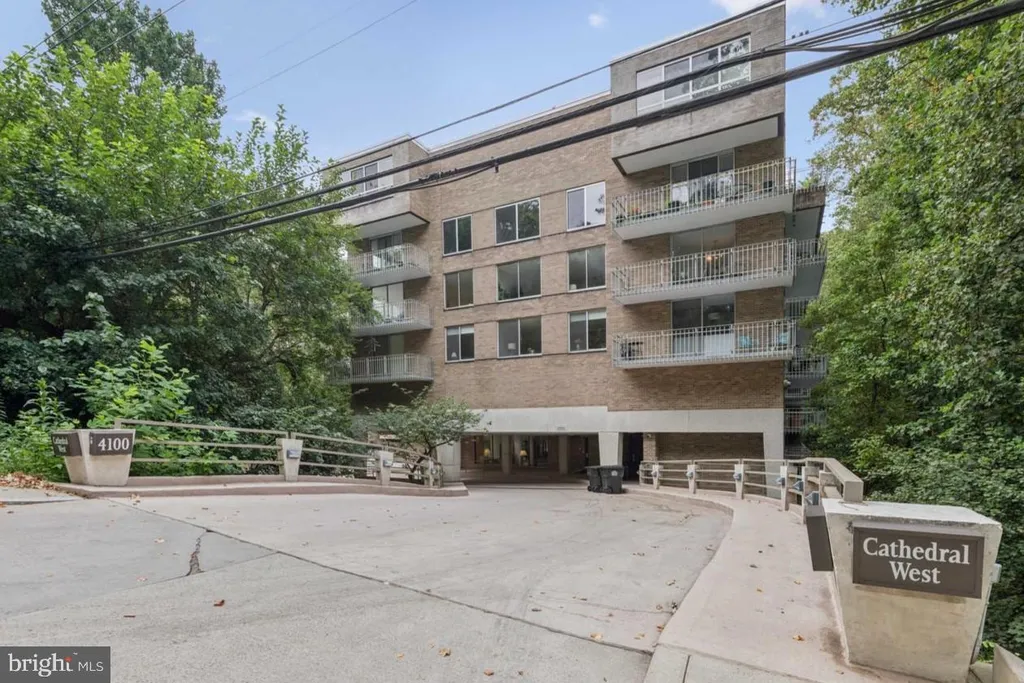 4100 Cathedral Avenue NW Unit 820, Washington, DC 20016