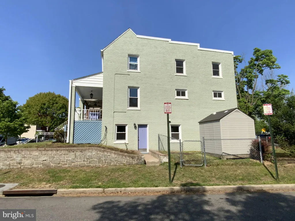 1772 E Street NE, Washington, DC 20002 photo 3