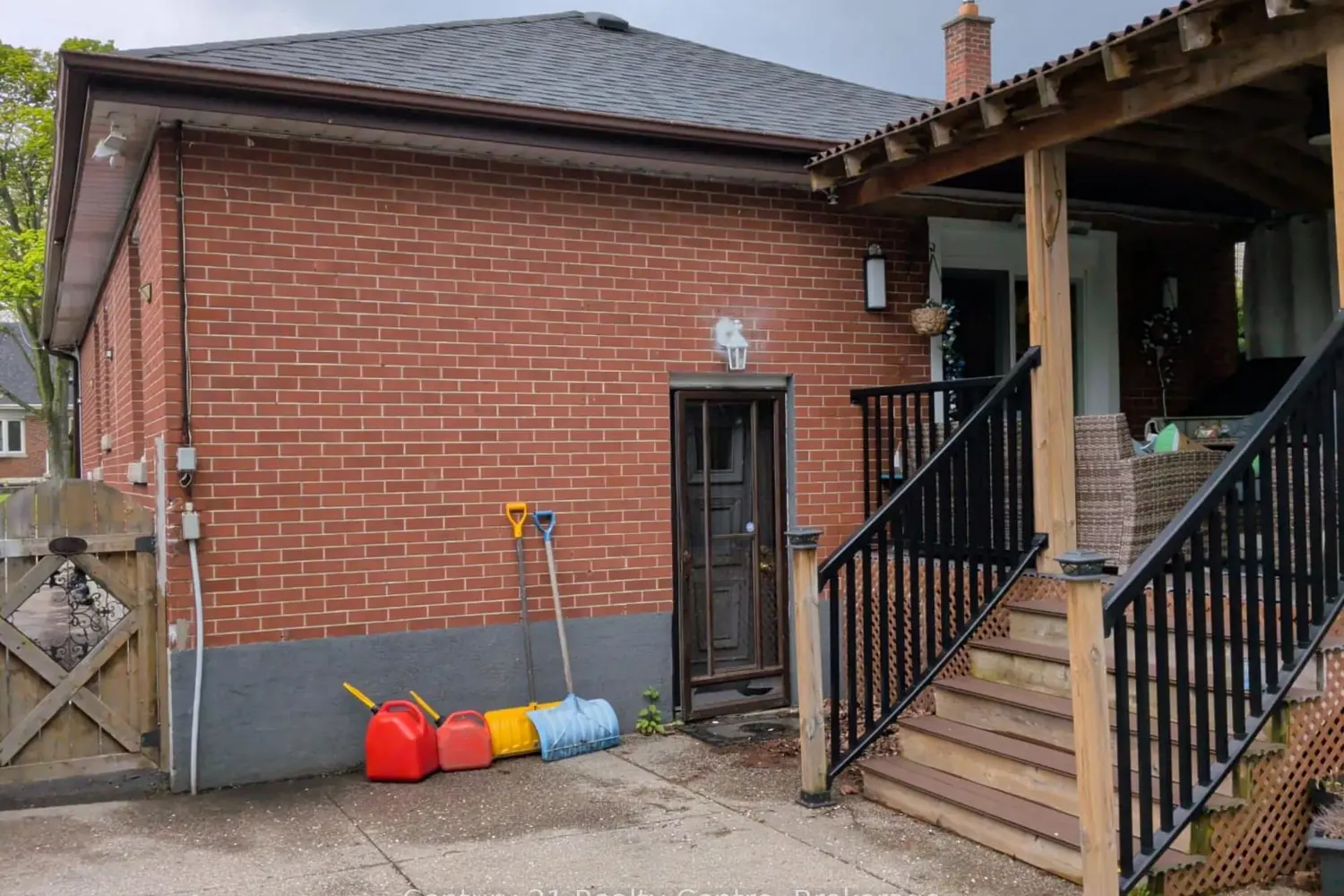 Additional image 3 of 917 Brucedale Avenue