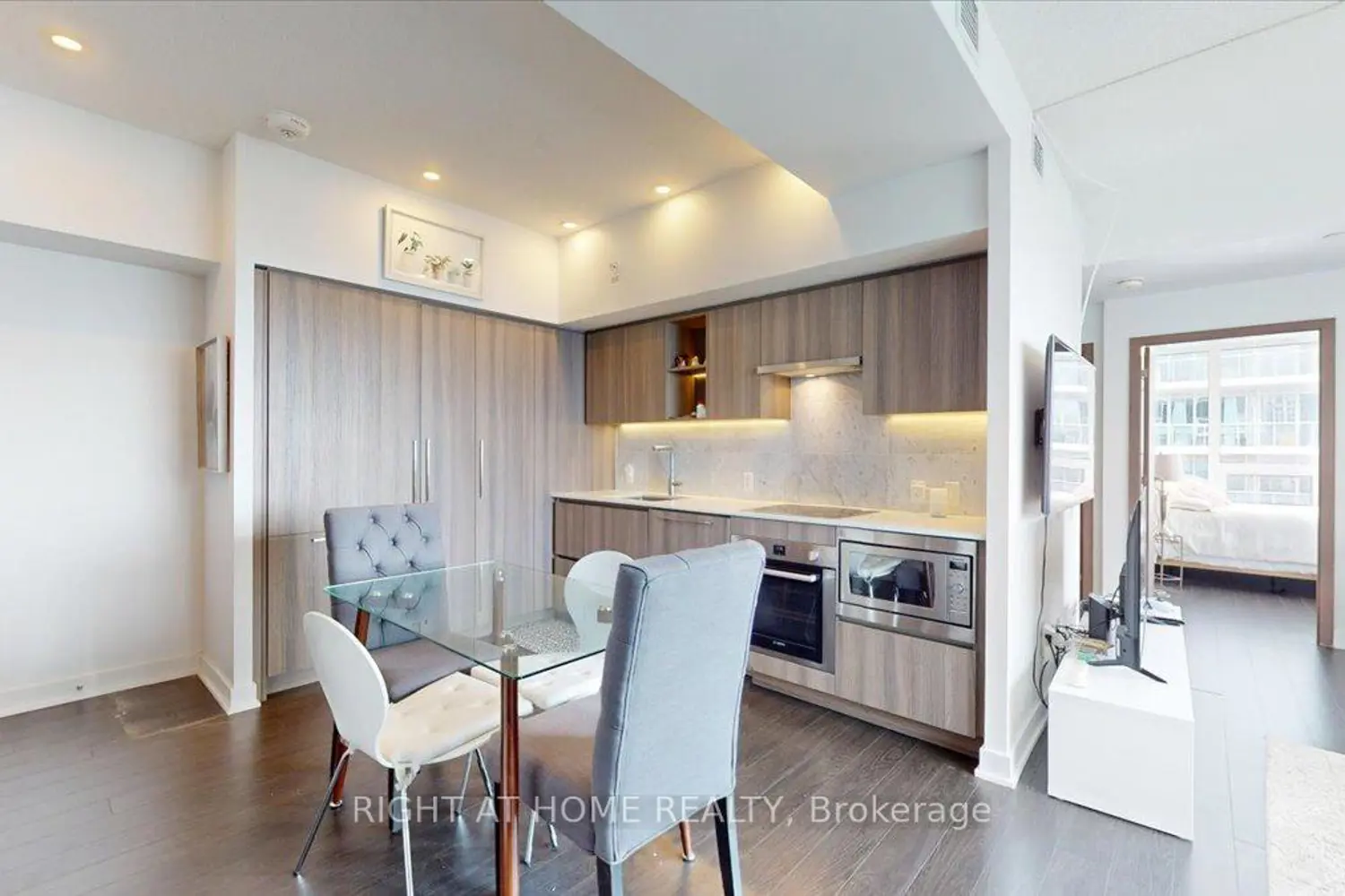 19 Bathurst Street 3011 photo 4