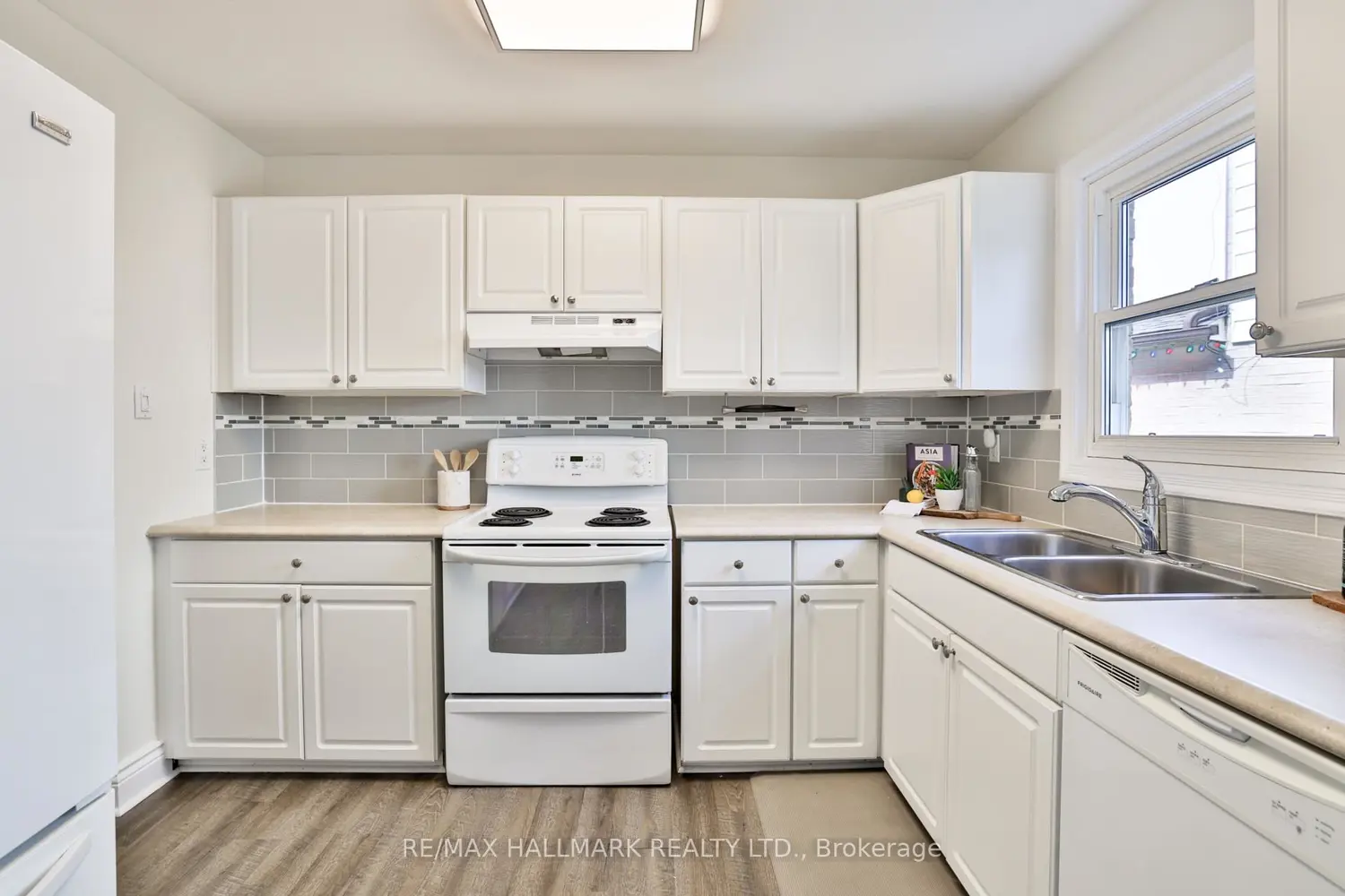 Additional image 8 of 192 Martindale Crescent