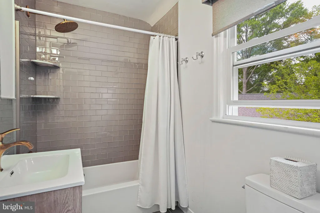Additional image 19 of 3305 Chestnut Street NW, Washington, DC 20015