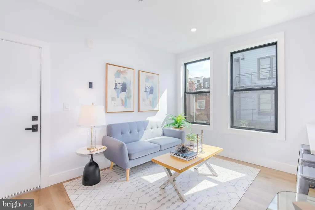 1012 17th Place NE Unit FOUR, Washington, DC 20002 photo 2
