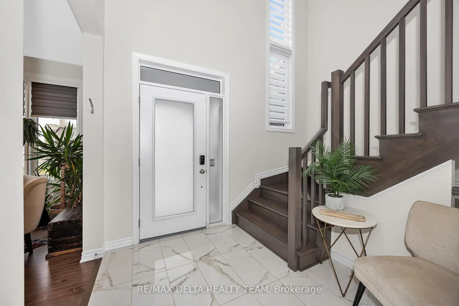 748 Vennecy Terrace photo 3