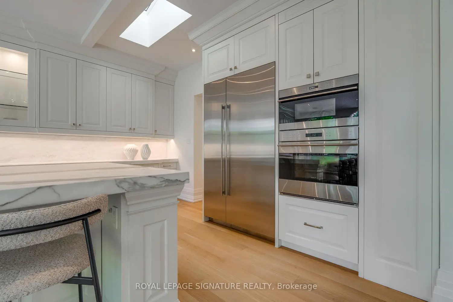 27 Teddington Park Avenue photo 2