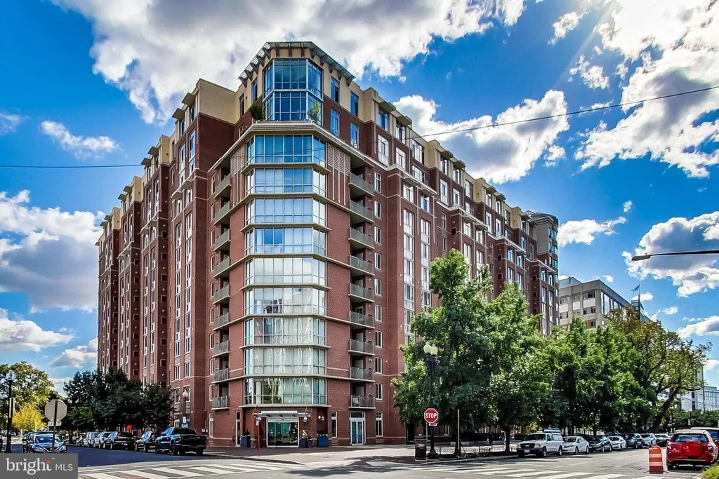 1000 New Jersey Avenue SE Unit 321, Washington, DC 20003