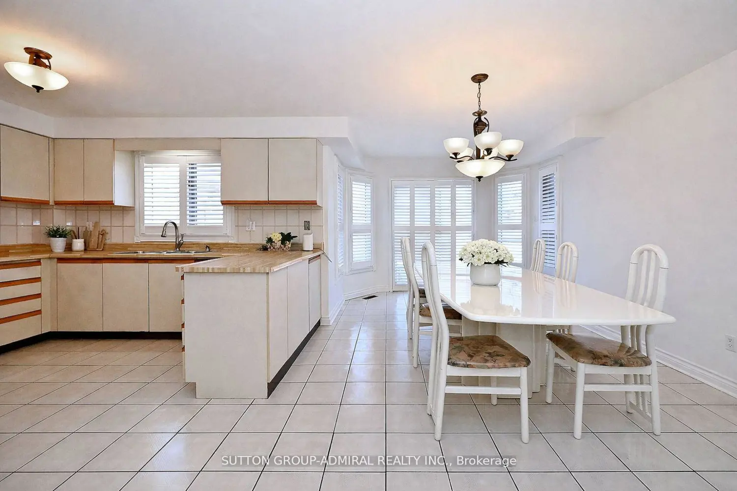 Additional image 9 of 45 Royal Garden Boulevard