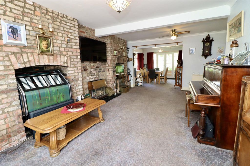 Additional image 5 of 4 bed detached house for saleYork Road, Shiptonthorpe, York YO43