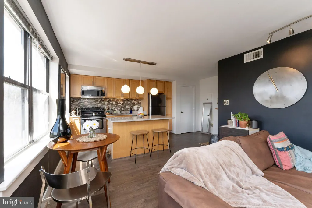 Additional image 5 of 212 Oakwood Street SE Unit 322, Washington, DC 20032