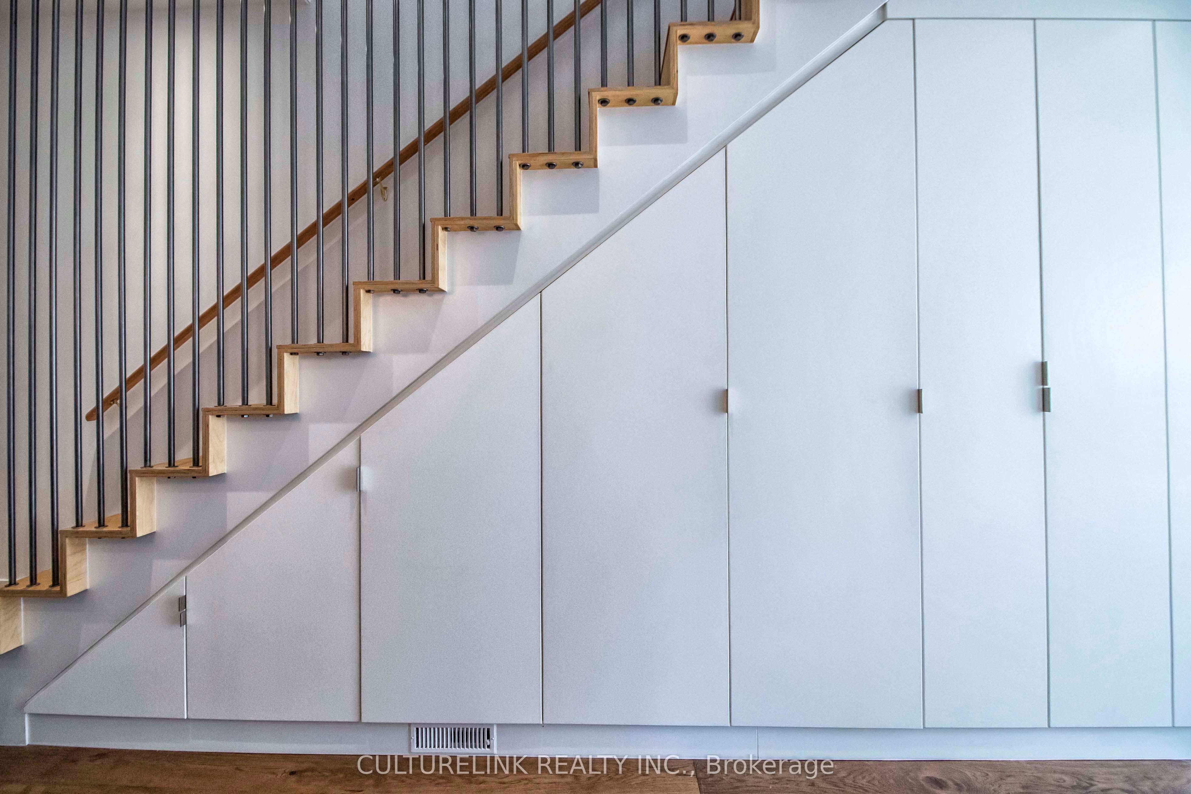 Additional image 6 of Upper-121 Montrose Avenue, Toronto, ON, M6J 2T6