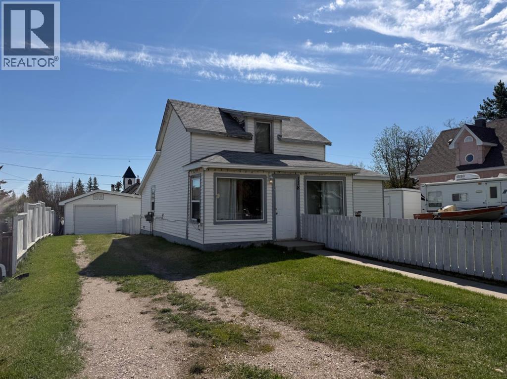 118 1 Street W
