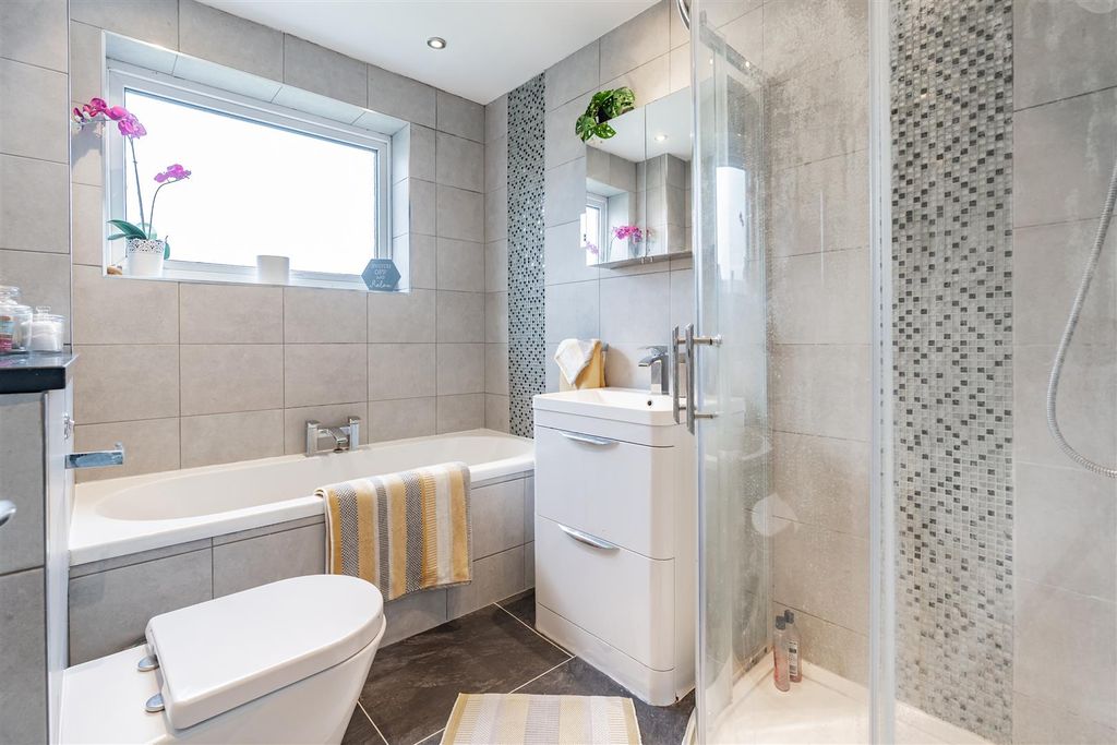 Additional image 17 of 4 bed link detached house for saleLambardes, New Ash Green DA3