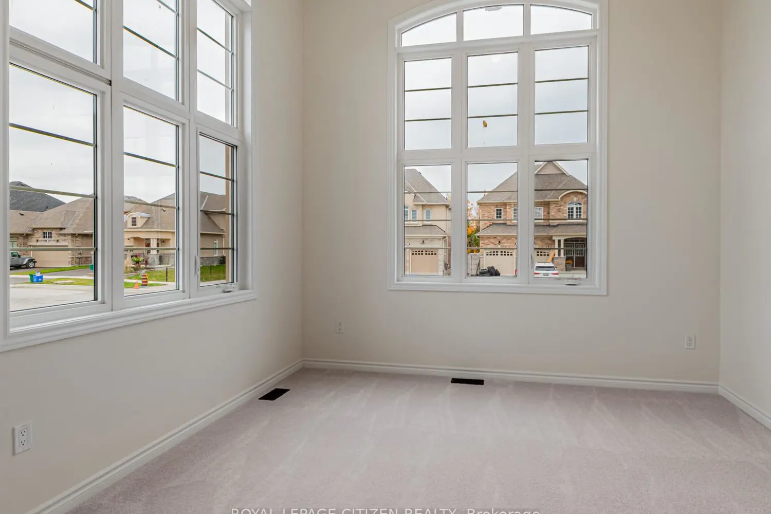 165 Hawkins Street photo 4