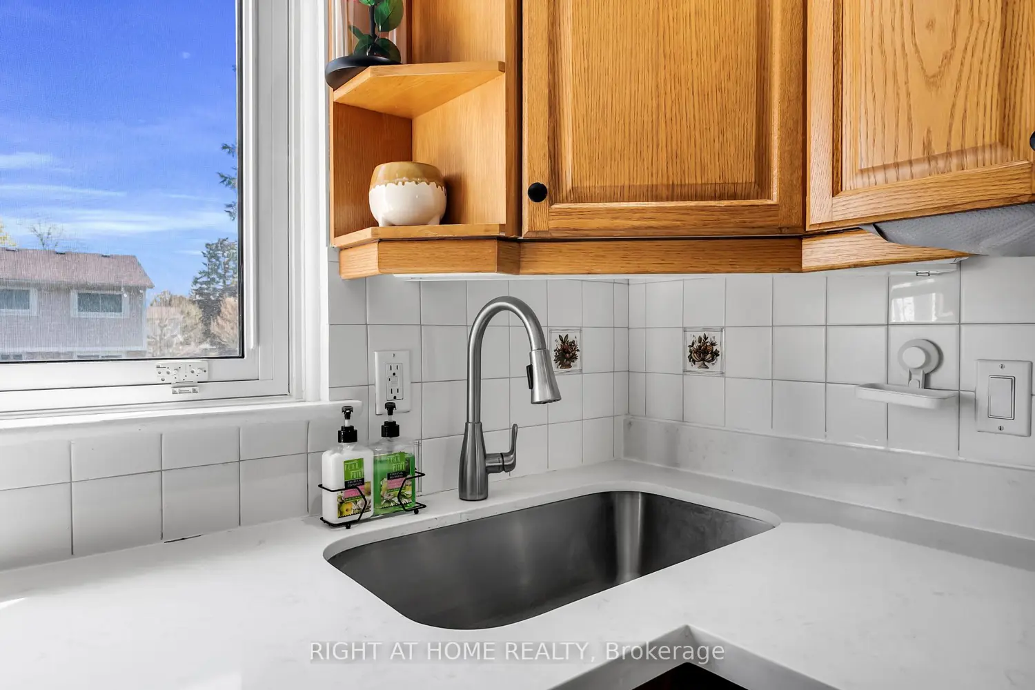 Additional image 8 of 940 Gentry Crescent