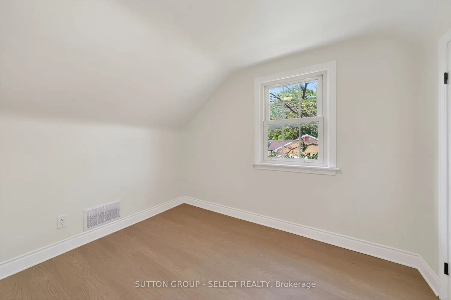 Additional image 16 of 50 Glass Avenue
