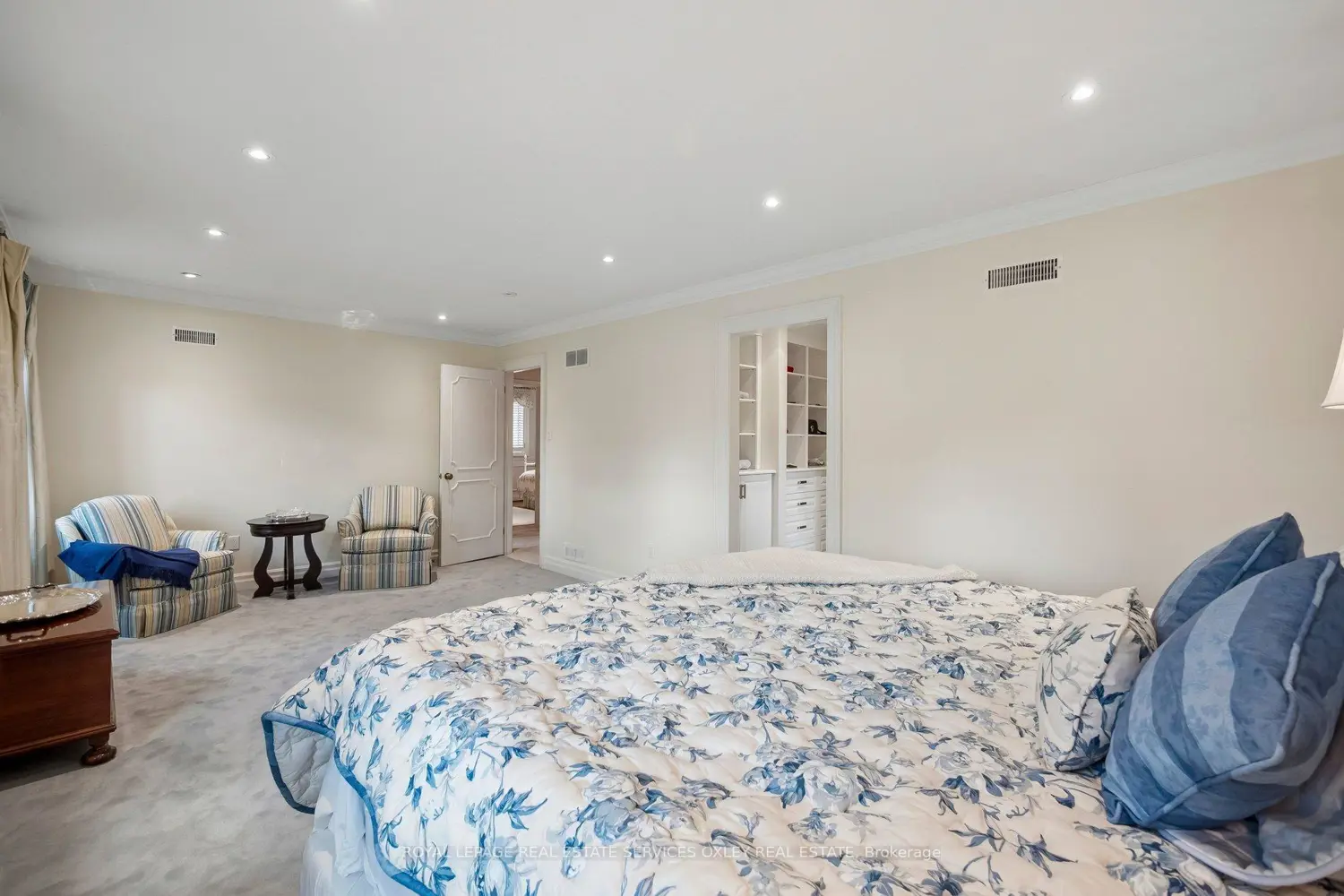 18 Swansdown Drive photo 4
