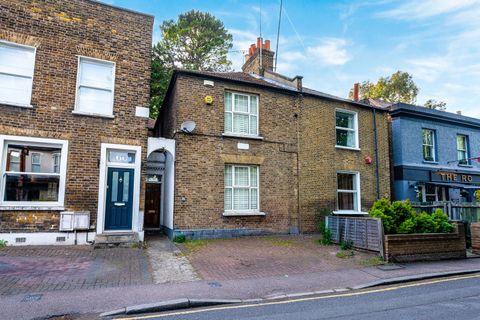 Charlton Lane, Charlton, London SE7
