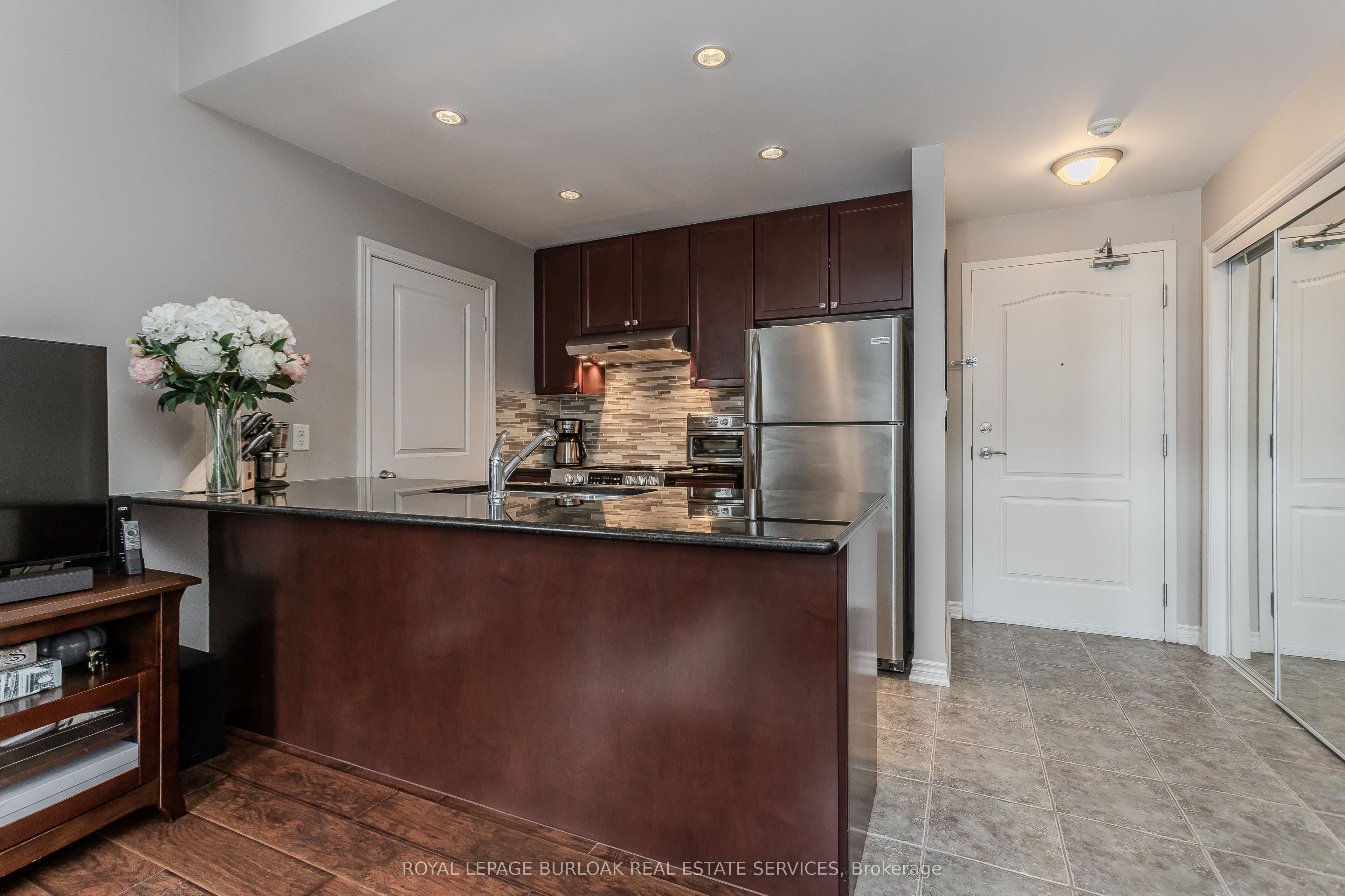 Additional image 3 of 205-5327 Upper Middle Road, Burlington, ON, L7L 0E9