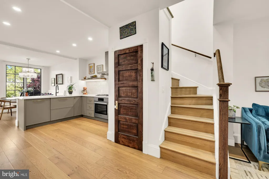 Additional image 11 of 908 Girard Street NE, Washington, DC 20017