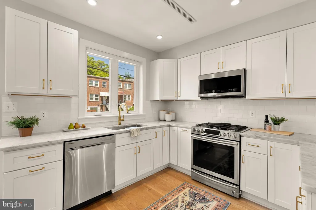 Additional image 9 of 518 23rd Place NE, Washington, DC 20002