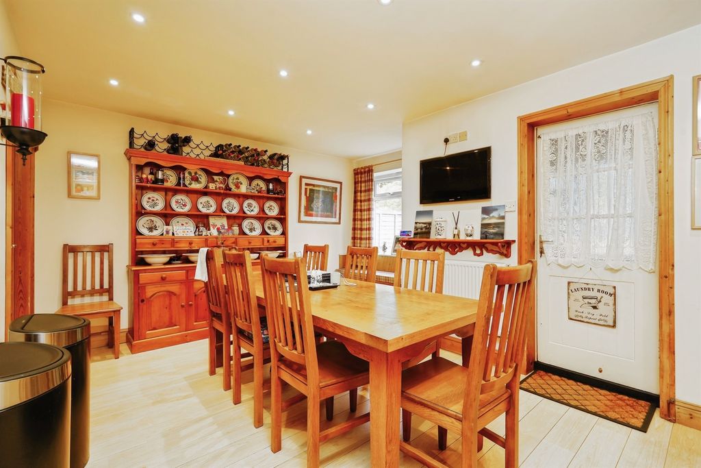 Additional image 7 of 4 bed semi-detached house for saleHeadley Way, Headington, Oxford OX3