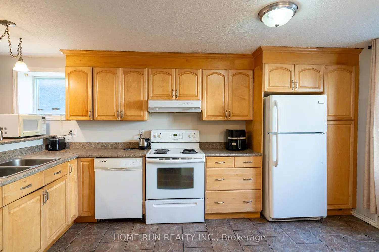 Additional image 11 of 313 Savard Avenue