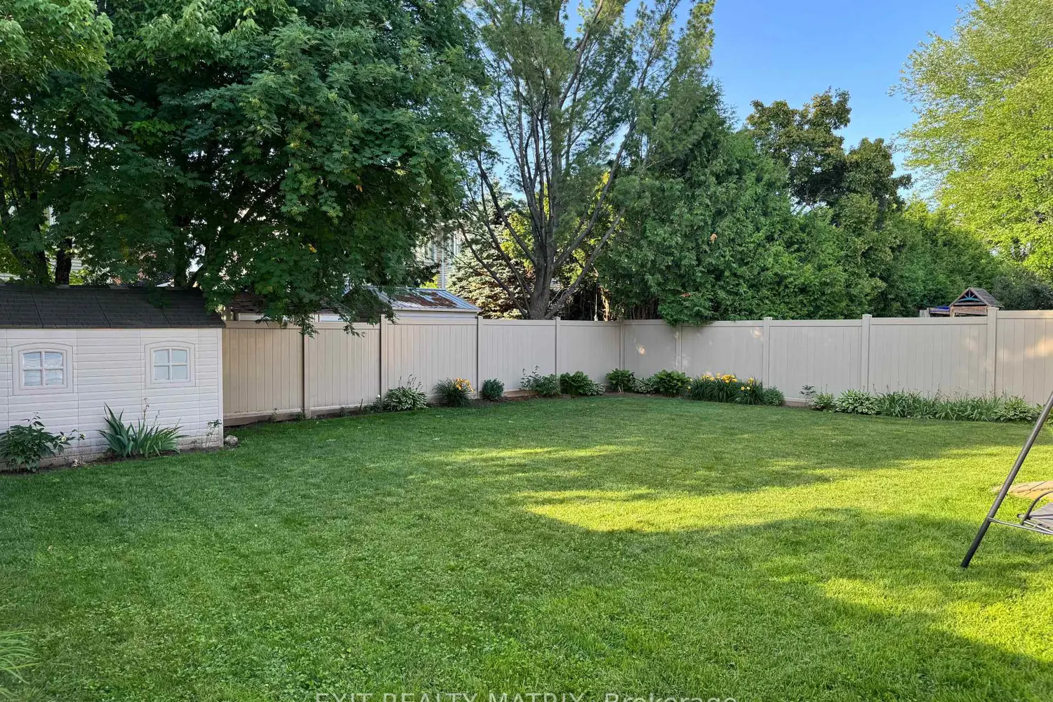 5968 Meadowglen Drive photo 5