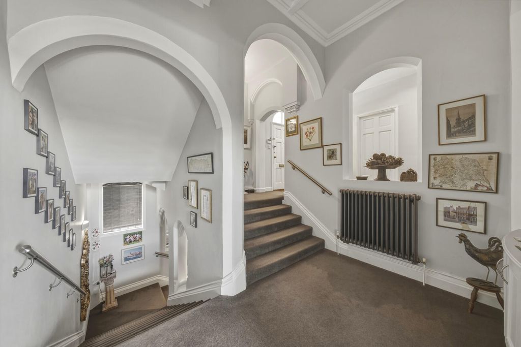 Additional image 14 of 3 bed flat for saleNewcastle Drive, The Park NG7
