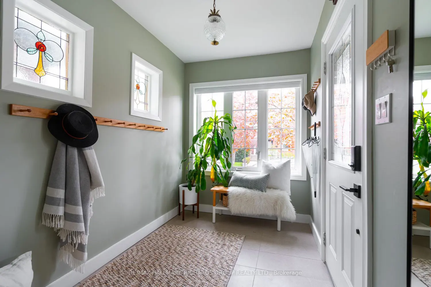 84 Fairview Avenue photo 3