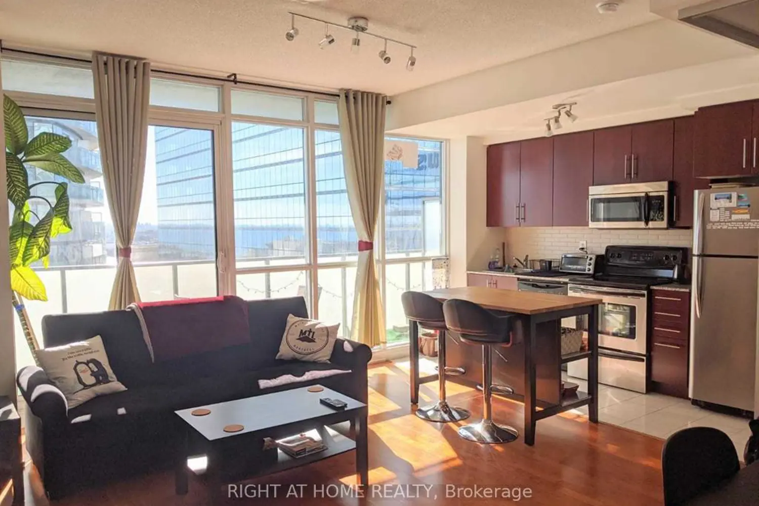 55 Bremner Boulevard 3411