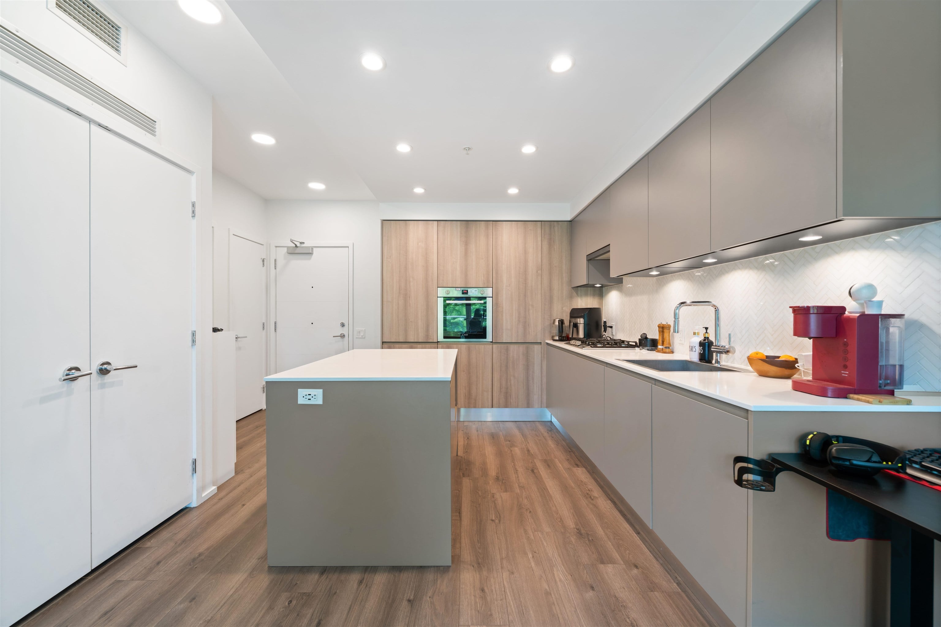 Additional image 2 of 202-3809 Evergreen Place, Burnaby, BC, V3J 0M1