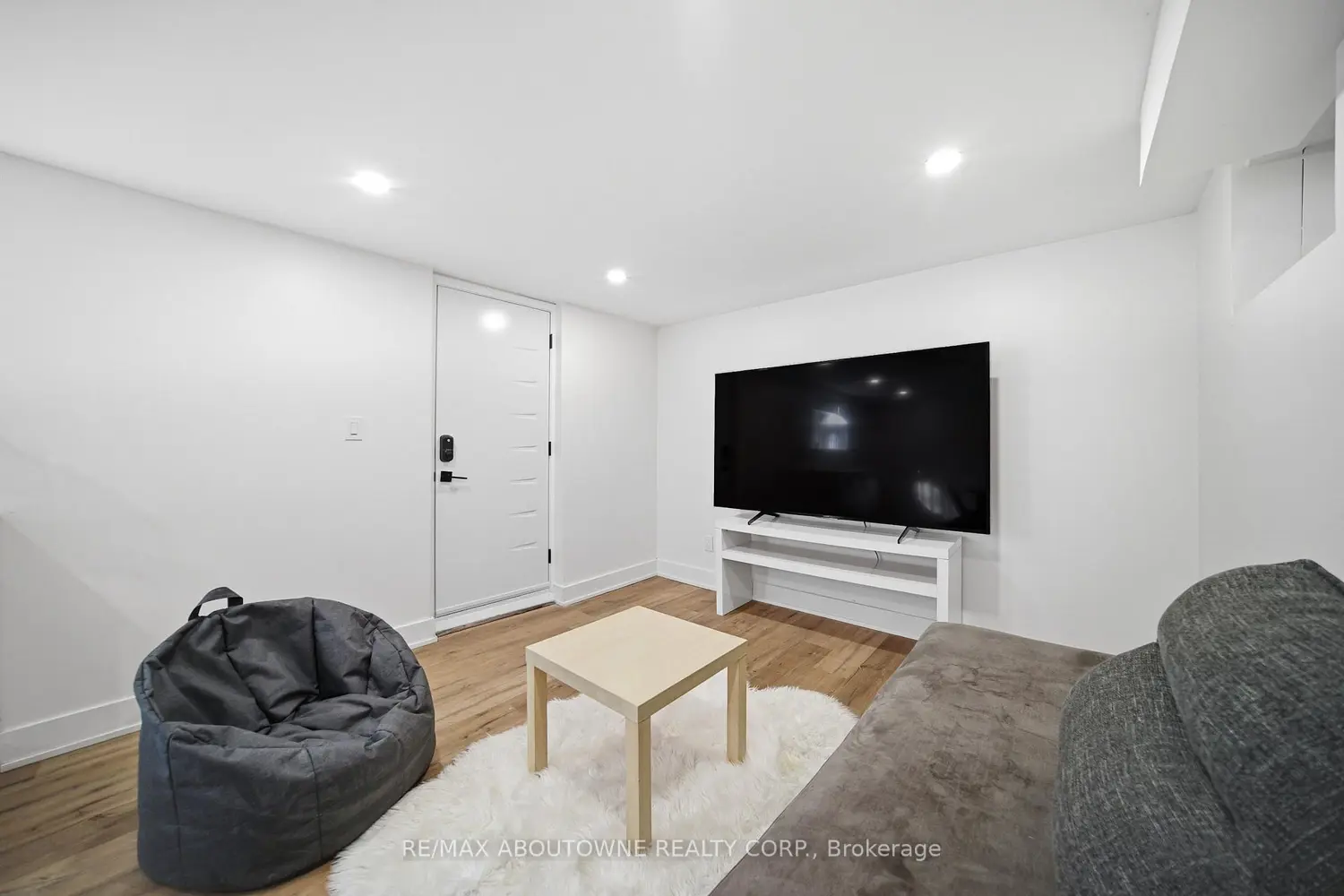 Additional image 15 of 2066 Rebecca Street